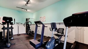 Studio (2 Bedrooms) | Interior