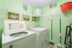 Studio (3 Bedrooms) | Innenbereich