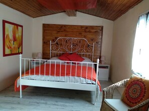 Iron/ironing board, WiFi, bed sheets - Cabin Casa Molinari | Visit all 7 Historic Cities! (Emilia-Romagna)