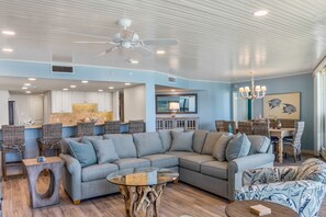 TV - Sandpiper Condominiums 805, Panoramic Gulf Views w/ direct access to Mustang Island/Port A beaches. (Port Aransas)