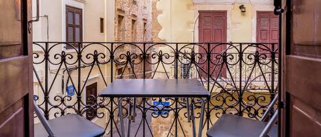 Basic Triple Room | Balcony view