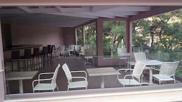 Daily buffet breakfast (EUR 15 per person)