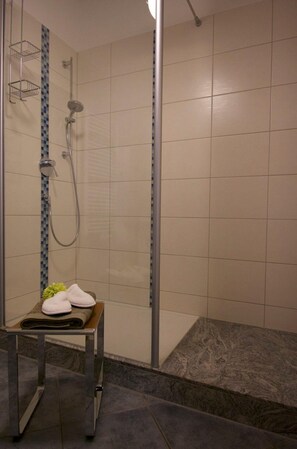 Shower, hair dryer, towels, soap - Apartment Faupel (Mülverstedt)