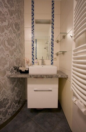Shower, hair dryer, towels, soap - Apartment Faupel (Mülverstedt)