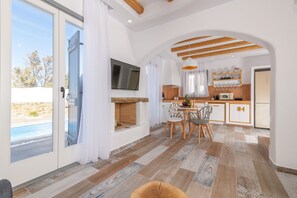 华丽独立别墅, 2 间卧室, 私人游泳池, 海景 (Coral Villa) | 起居区 | 智能电视