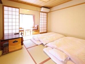 Habitación, para no fumadores (Japanese Style, 8Tatami mats) | Caja de seguridad en la habitación, cortinas blackout y ropa de cama