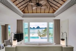 Two Bedroom Ocean Pool Suite | 免费迷你吧物品、客房内保险箱、办公桌、笔记本电脑工作区