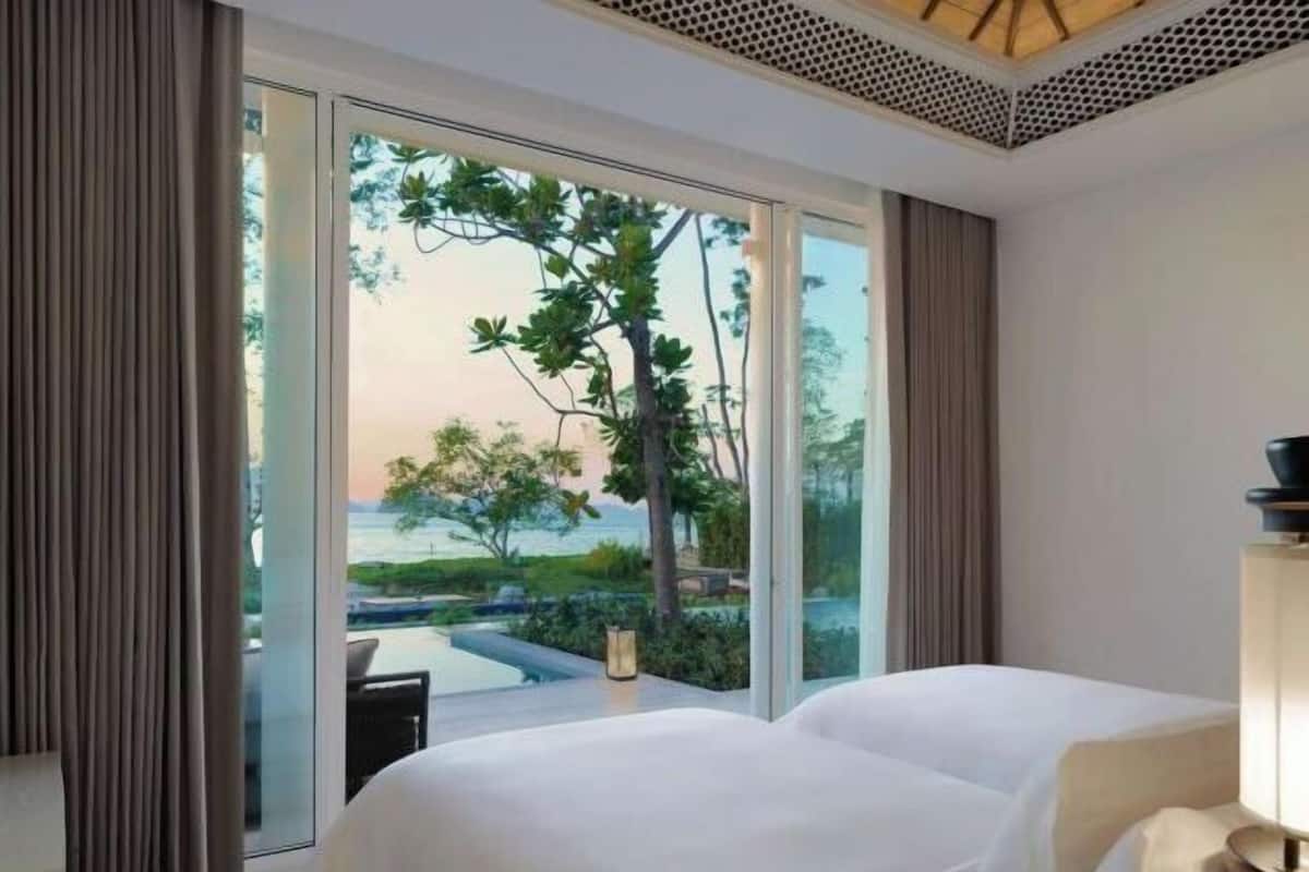 1 bedroom, free minibar items, in-room safe, desk