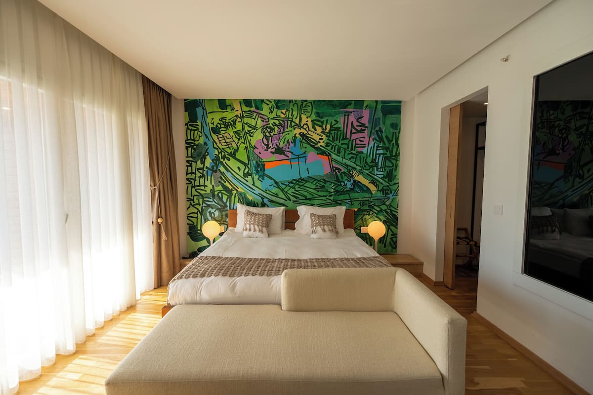 Comfort Room, 1 Double Bed, Garden View | 1 bedroom, minibar, in-room safe, soundproofing