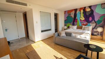 Comfort Room, Balcony, Garden View