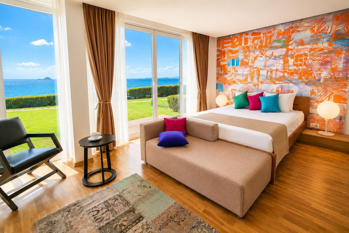 Comfort Room, Balcony, Sea View | Minibar, in-room safe, soundproofing, WiFi (free)