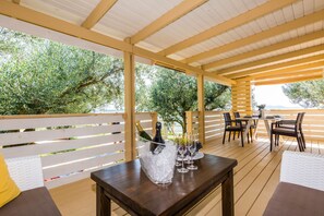 House | Terrace/patio