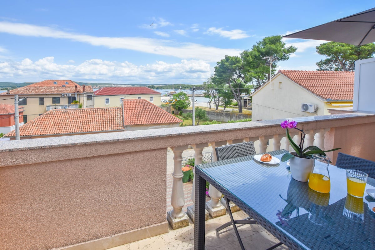 Apartment (A2) | Balcony