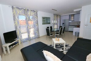 2 bedrooms, iron/ironing board - Apartments Skoda II (Novalja)