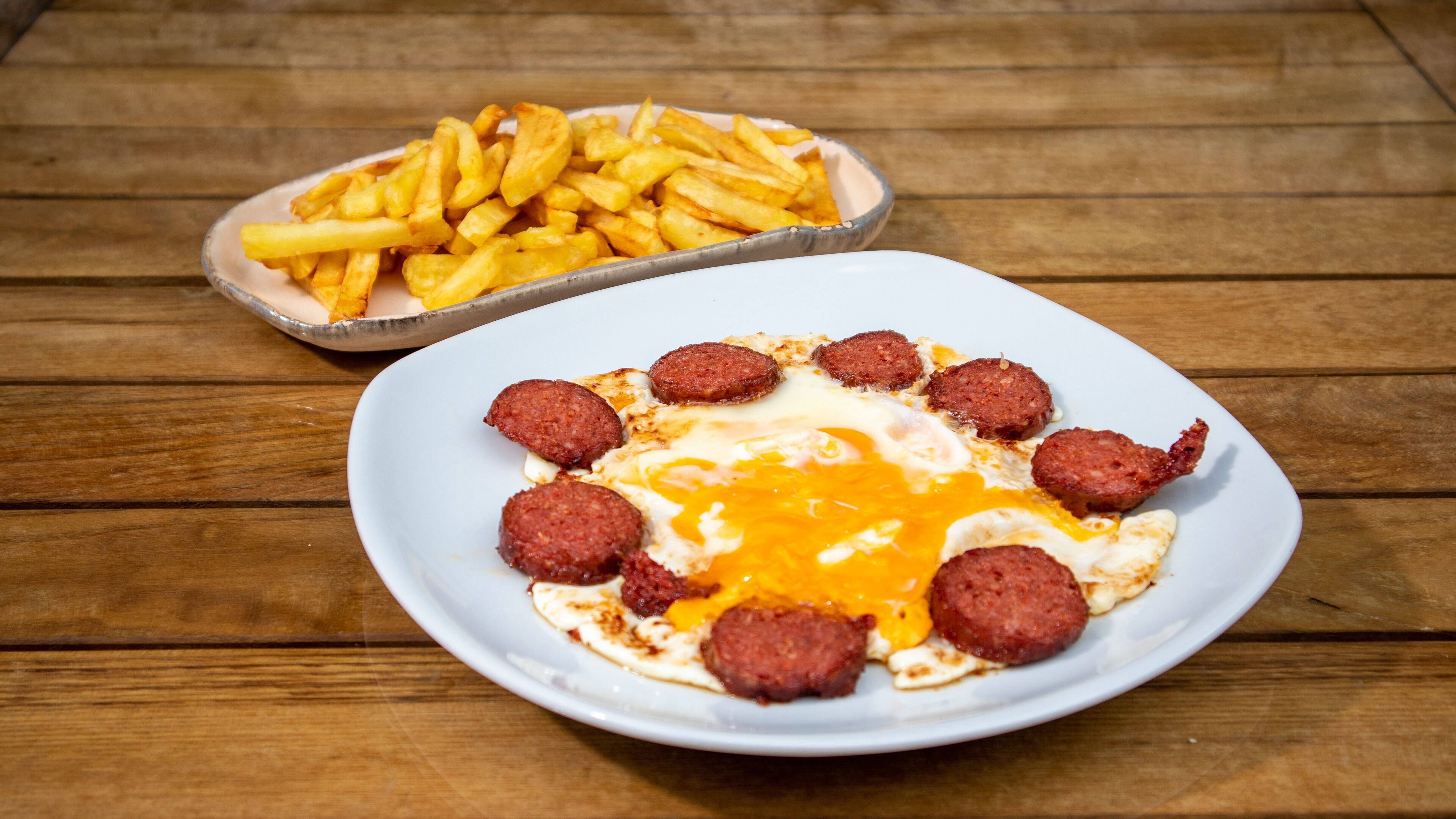 free daily full breakfast