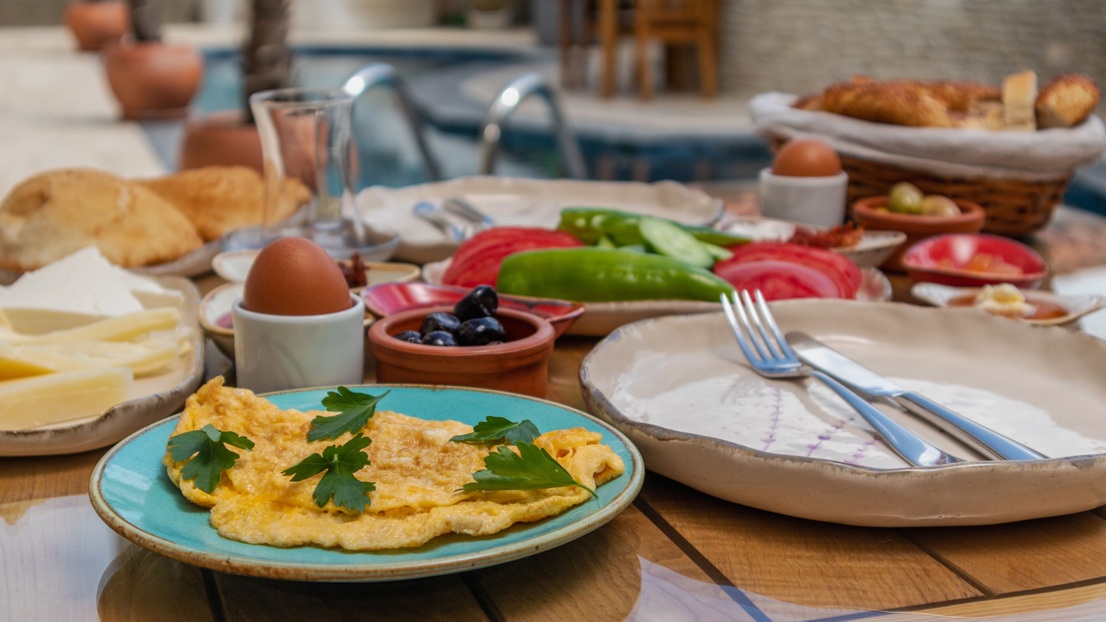 free daily full breakfast