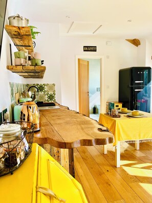 Interior - Golden Stone Country Retreat, Cotswolds (Ampney Saint Mary)