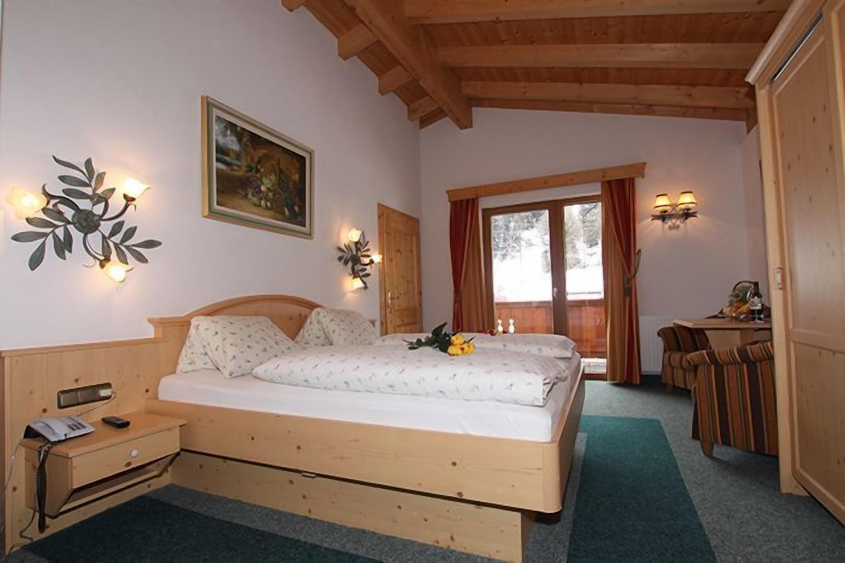 superior double room | desk, laptop workspace, soundproofing, free wifi