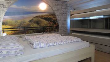 1 bedroom, desk, soundproofing, bed sheets
