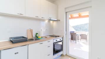 Estudio (Deluxe Studio w/ Balcony n City View) | Sala de estar
