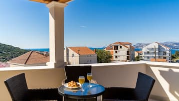 Monolocale (Deluxe Studio w/ Balcony n City View) | Vista dalla camera
