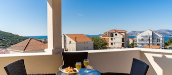 Apartments Šmanjak
