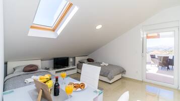 Studio (Comfort Studio w/ Balcony n City View) | View from room