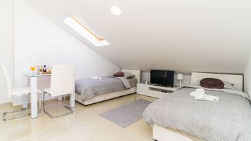 Studio (Comfort Studio w/ Balcony n City View) | 1 bedroom