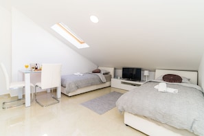 Studio (Comfort Studio w/ Balcony n City View) | 1 bedroom - Apartments Šmanjak (Konavle)