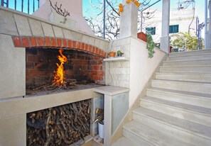BBQ/picnic area - Apartments Villa Rose (Selca)