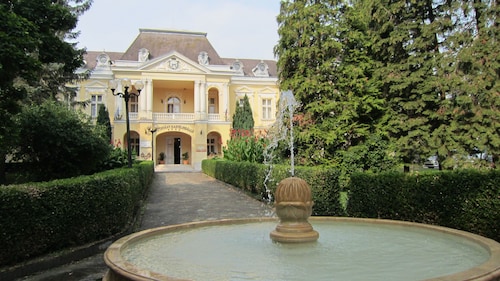 Ground floor apartment with a large terrace