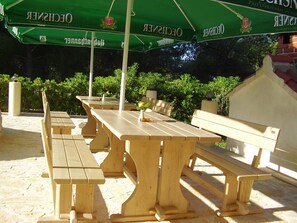 Tempat makan outdoor