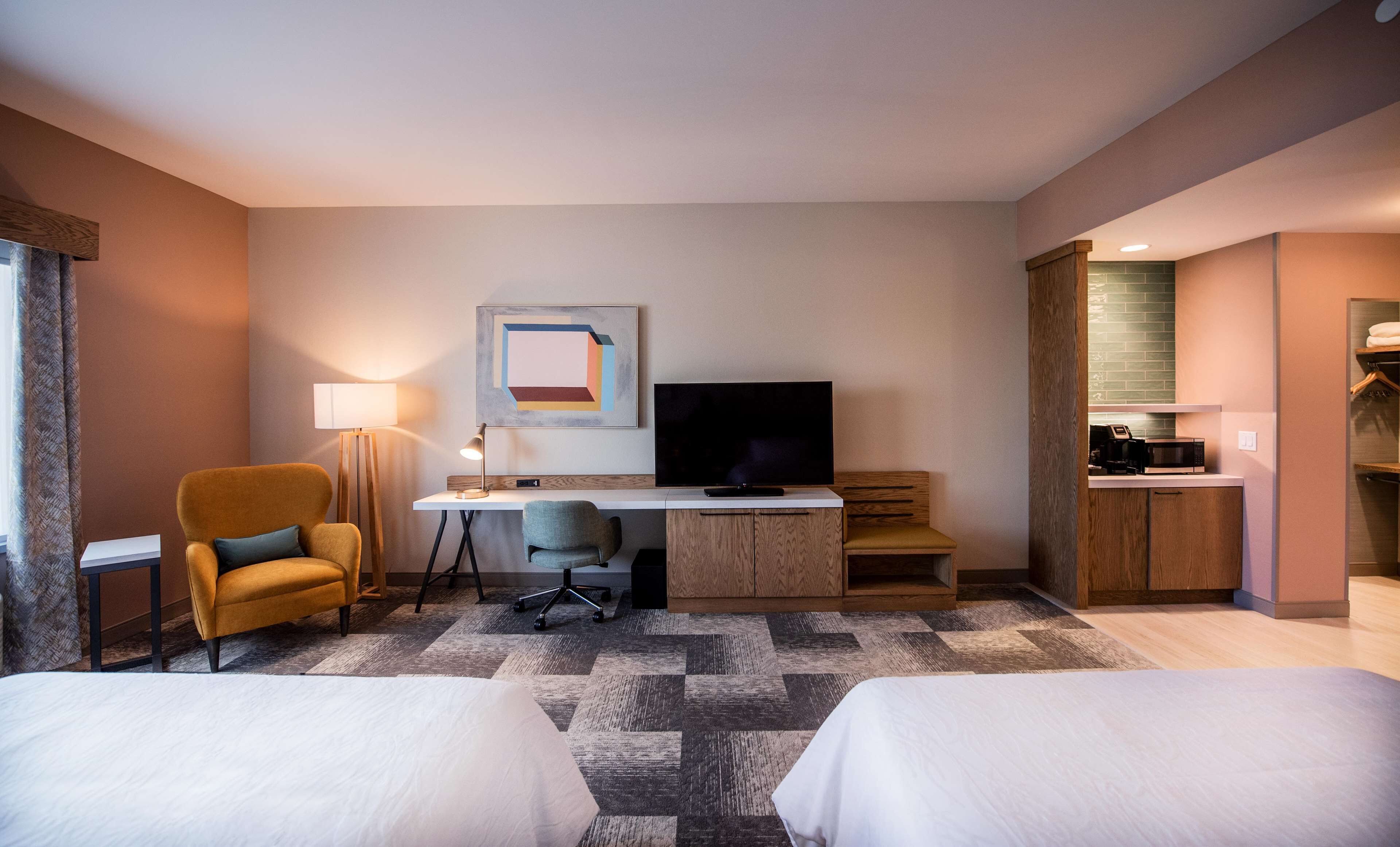 1 bedroom, in-room safe, desk, free wifi