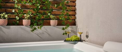 Outdoor spa tub
