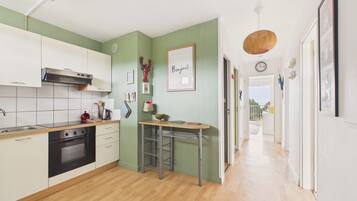 Fridge, microwave, oven, dishwasher