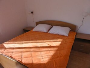 2 bedrooms, free WiFi, bed sheets