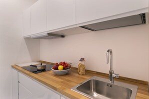 Apartment, 2 Bedrooms | Private kitchen