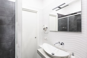 Bathroom sink - Brand New Apartment with Terrace Solarium & Gym (Sorrento)