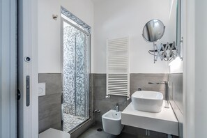 Apartment, 3 Bedrooms | Bathroom | Shower, rainfall showerhead, free toiletries, hair dryer - Modern spacious apartment with terrace, balconies, solarium & gym (Sorrento)