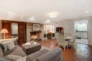 TV, fireplace, offices