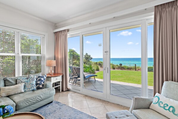 Smart TV, fireplace, stereo