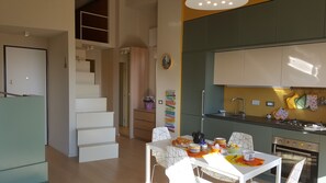 Appartement, 1 chambre | Restauration dans la chambre