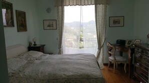 Apartment, 3 Bedrooms | 3 bedrooms, iron/ironing board, free WiFi