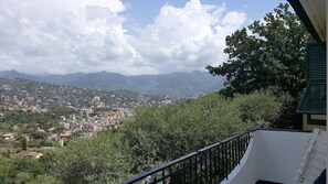 Apartment, 3 Schlafzimmer | Blick auf die Hügel