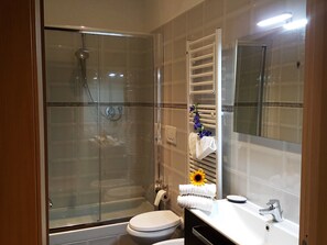 Apartment, 1 Bedroom | Bathroom | Shower, rainfall showerhead, hair dryer, bidet - House Sole (Genoa)