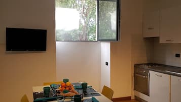 Apartment, 1 Bedroom | In-room dining