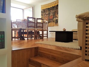 Appartement, 1 chambre | Restauration dans la chambre