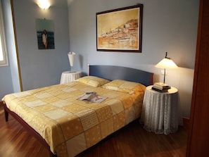 Appartement, 2 chambres | 2 chambres, fer et planche à repasser, Wi-Fi gratuit