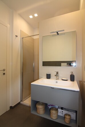 Apartment, 1 Bedroom | Bathroom