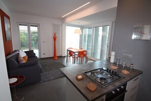 Apartment, 1 Schlafzimmer | Wohnbereich | Flachbildfernseher